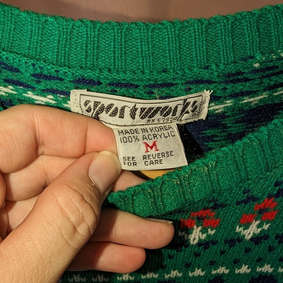 Made in Korea Holiday Sweater! - Picture 4 of 6